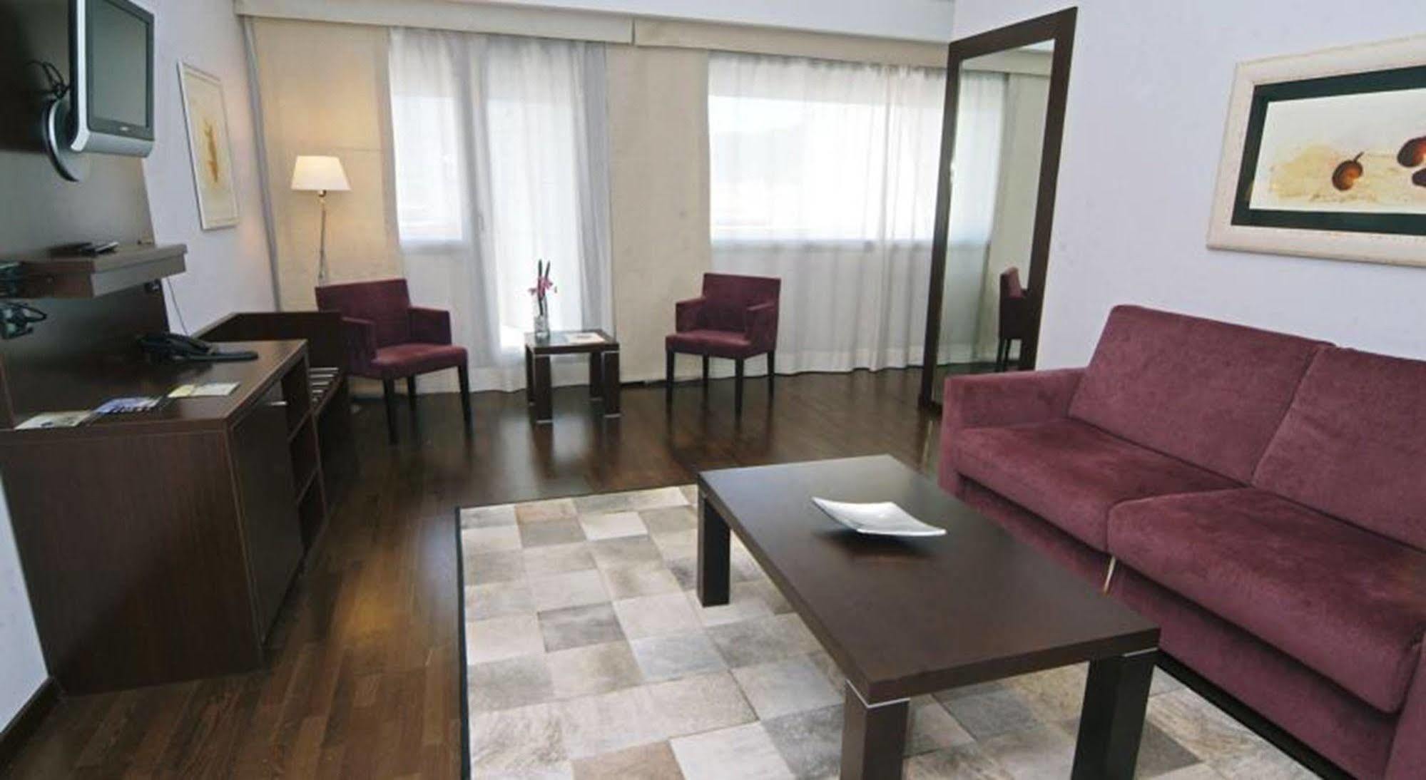 Eurostars Reina Felicia Otel Jaca Oda fotoğraf
